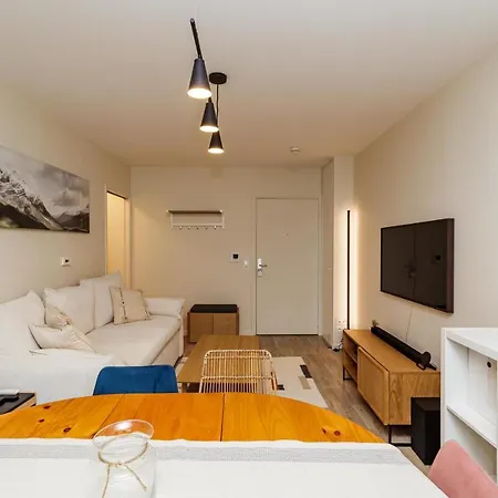 Very Bright 66m With Balcony